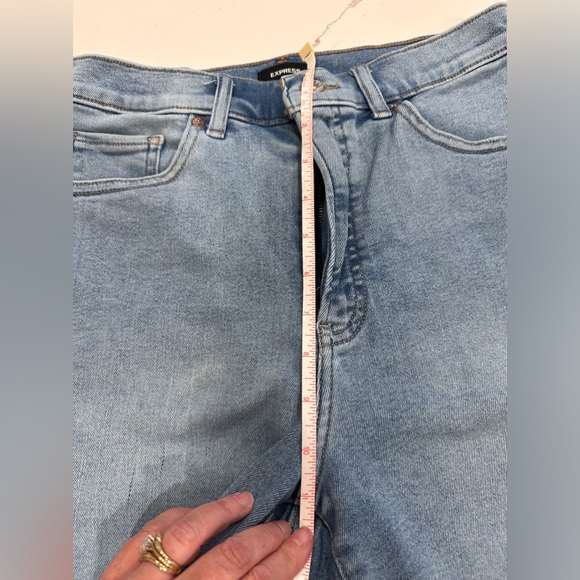 🌸Express Bermuda High Rise Shorts Size 8🌸 - Picture 7 of 7